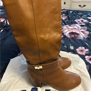 JUSTFAB CAMEL COLOR KNEE HIGH BOOTS. EXCELLENT CONDITION.